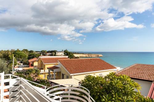 Gallina House | A Due passi dal Mare Villas