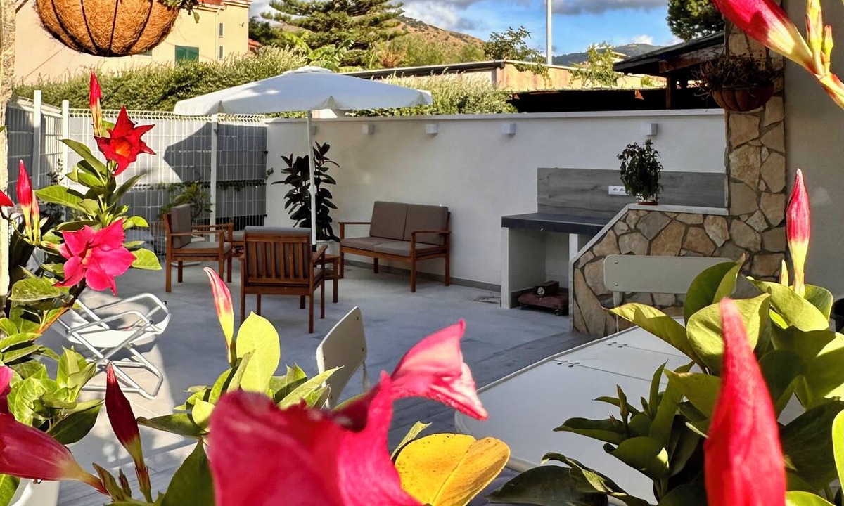 Piane Vecchie Villa | A Taste of the Sea: Relax in Cefalù, with public beaches and the Madonie Park just a stone's throw away