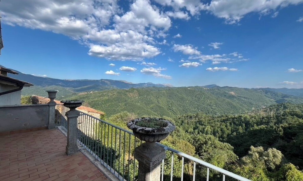 Pescorocchiano House | A vacation home for relaxation with panoramic views, or for hiking, nature, and fine dining.