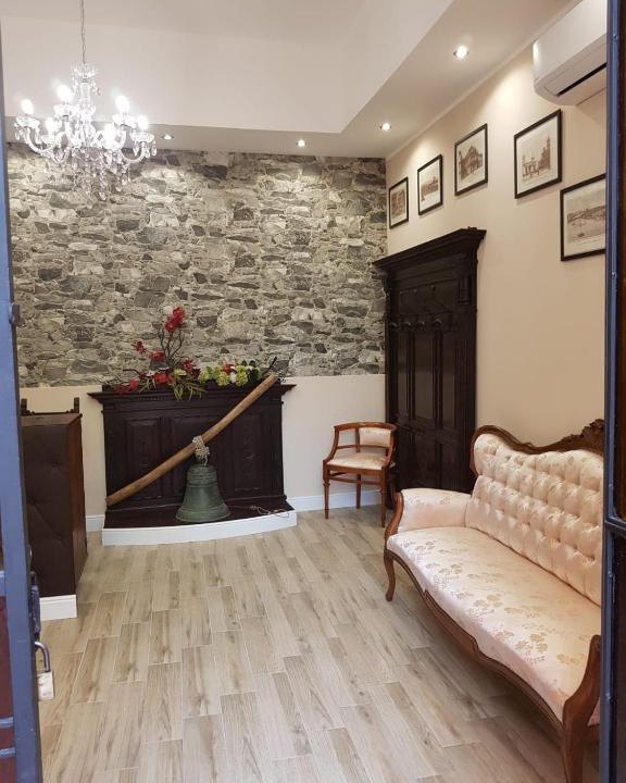 Misterbianco House | Affittacamere LaCampana