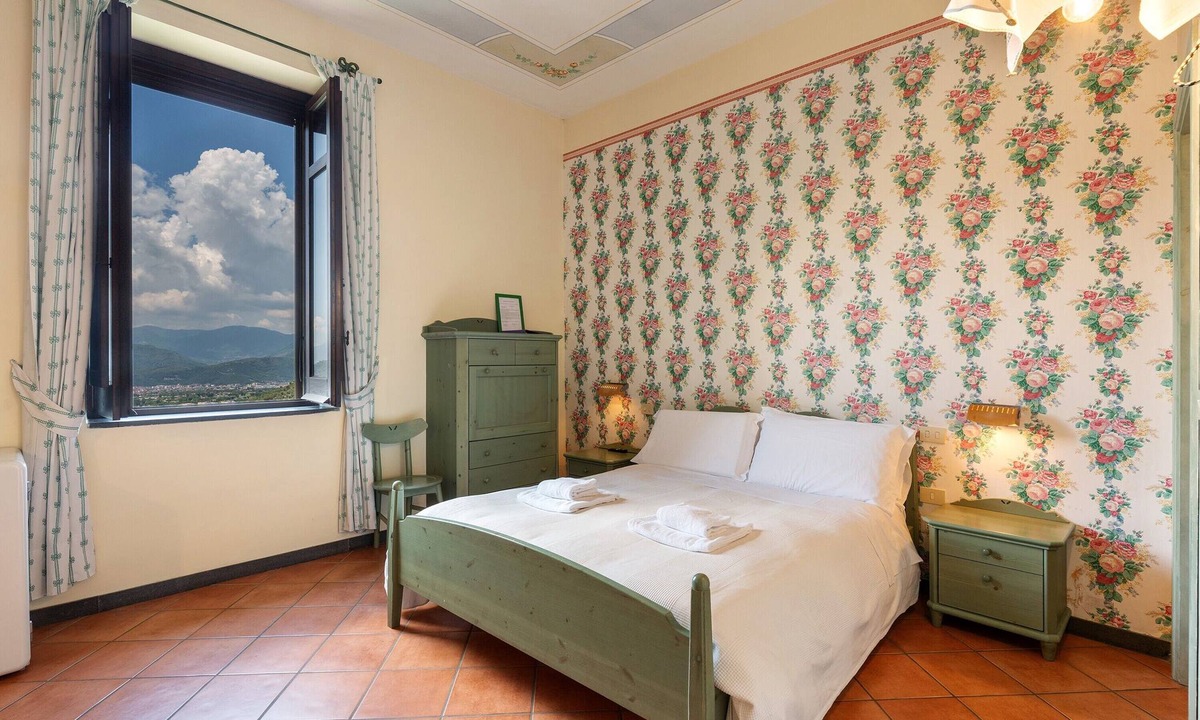 Fisciano Apartment | Agriturismo 'Quadruple Room With View of Vesuvius' with Mountain View, Shared Pool and Wi-Fi