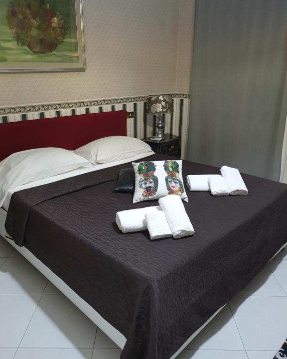 Borgo Vecchio Bed & Breakfast | Alba central City
