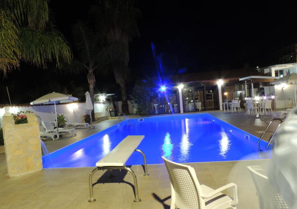 Province of Messina Bed & Breakfast | All'Ombra Del Noce B&B