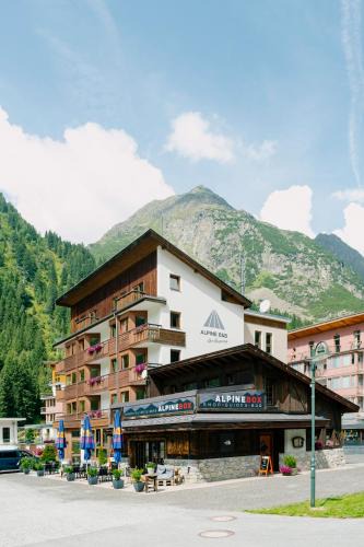 Mandarfen Hotel | Alpine B&B including summercard