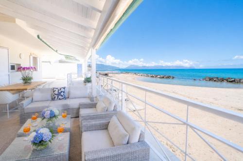 Trappeto Villa | Amira Beach Villa by Le Dhome Sicily