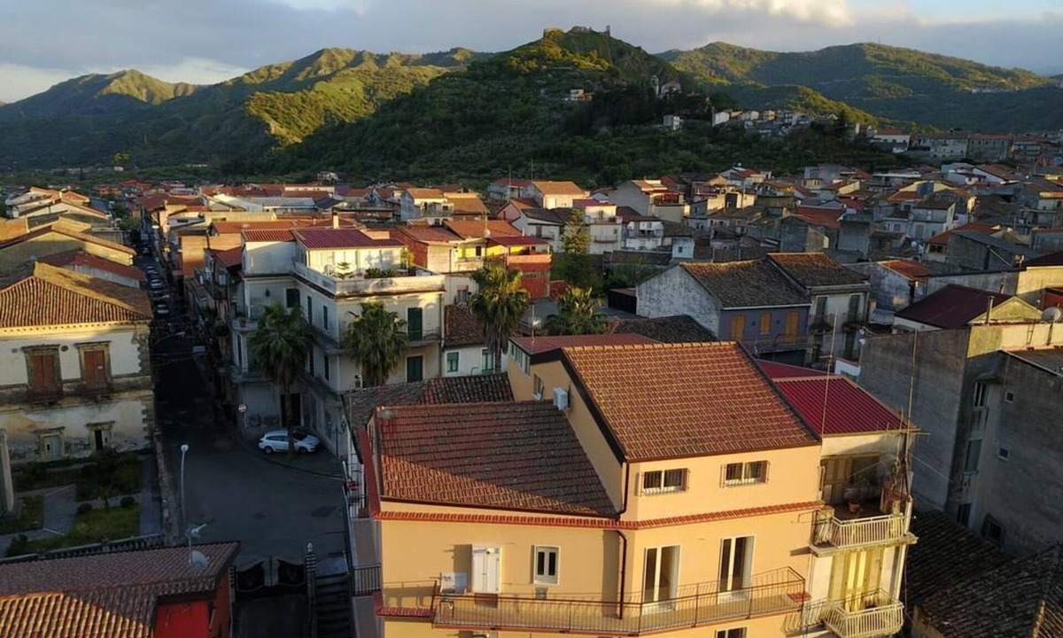 Francavilla di Sicilia Apartment | Apartment 5 min. from the Alcantara Gorges and a few km from romantic Taormina