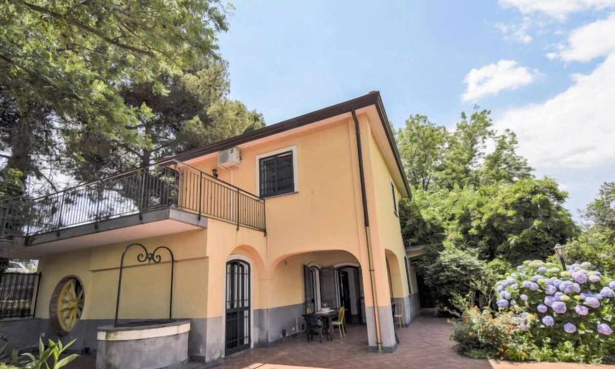 Sant'Anna Apartment | Apartment Anna in Mascali - 4 persons, 3 bedrooms