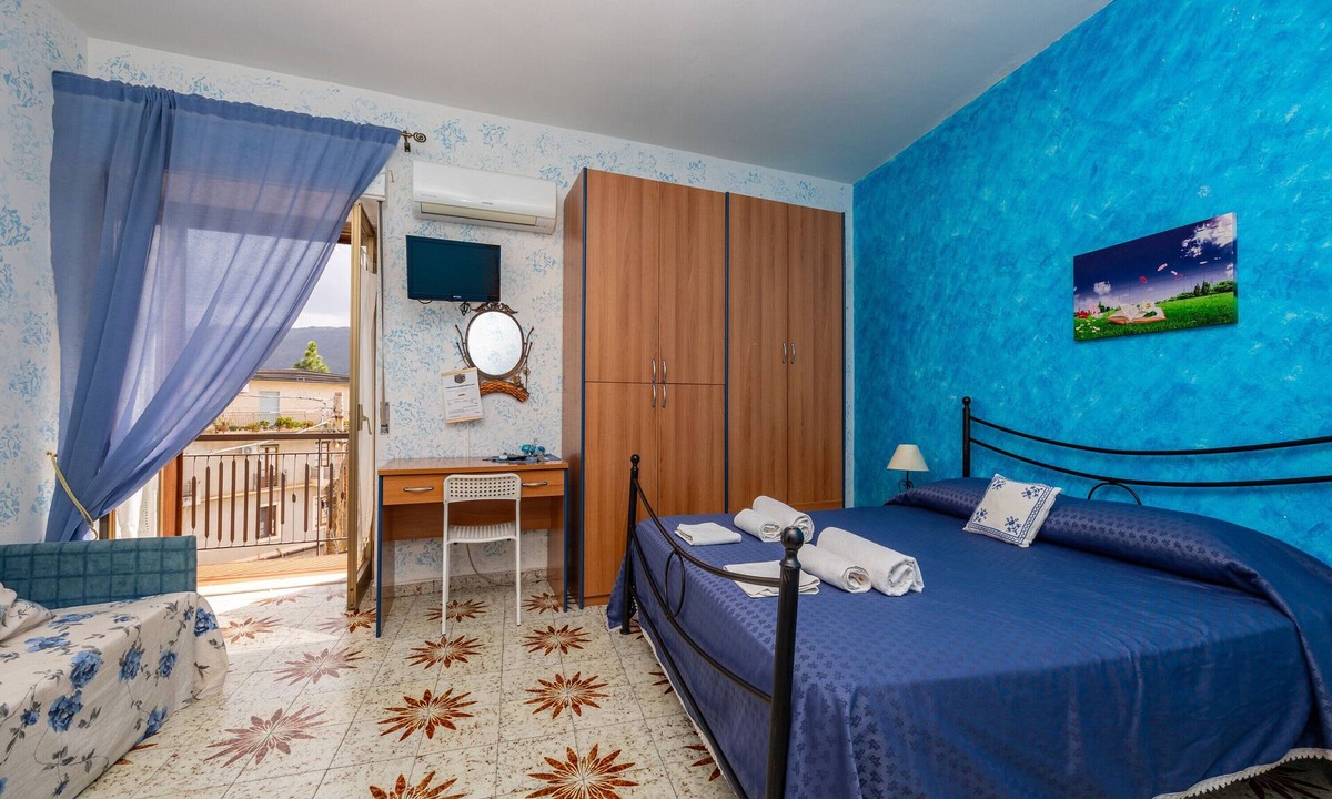 Ficarra Apartment | Apartment 'Appartamento 4 - Stanza 43' with Shared Terrace, Wi-Fi and Air Conditioning