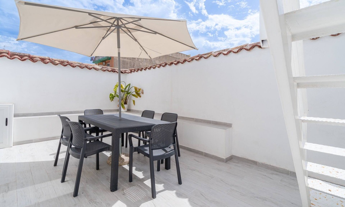 Santa Lucia Apartment | Apartment 'Borgo Giulia Siracusa' with Private Terrace, Wi-Fi and Air Conditioning