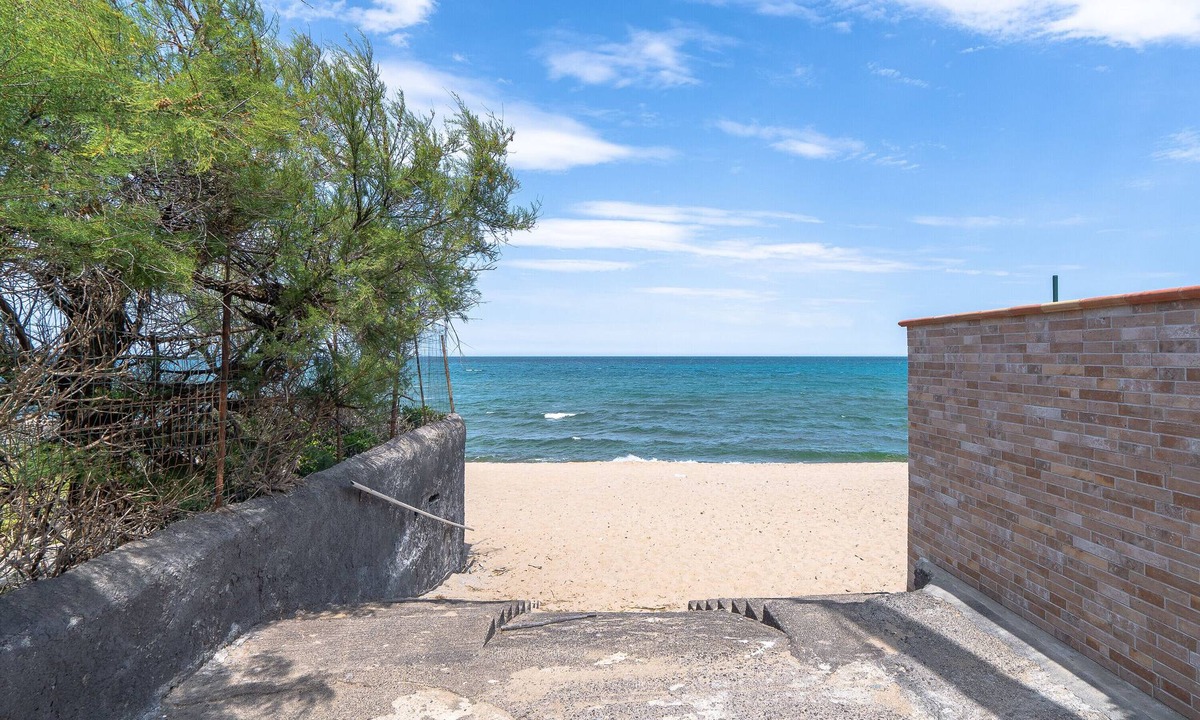 Agnone Apartment | Apartment 'Casa Mely Ed Enzo' with Mountain View, Wi-Fi and Air Conditioning