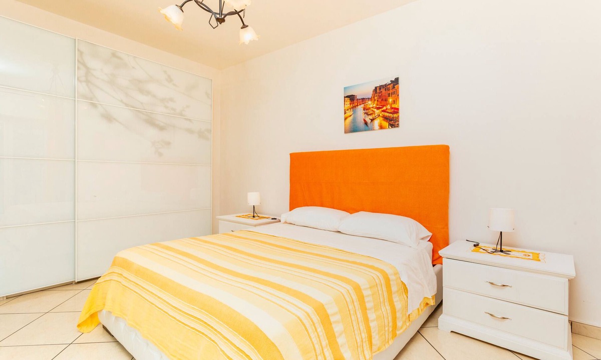 Gaggi Apartment | Apartment 'Da Lorenzo Alcantara' with Mountain View and Wi-Fi