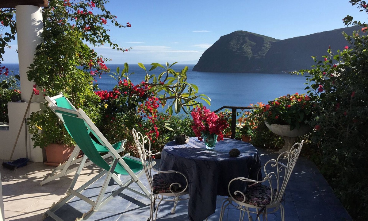 Canneto Apartment | Apartment/flat - LIPARIHouse with garden