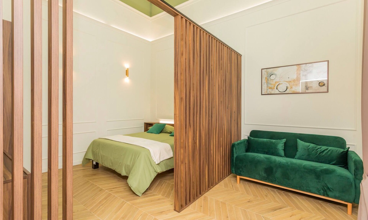 Borgo-Sanzio Apartment | Apartment 'La Finestra Down Town - Retro' with Wi-Fi and Air Conditioning