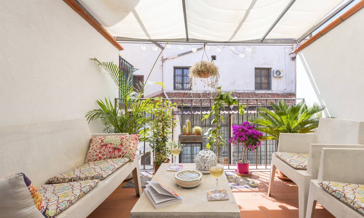 Kalsa Apartment | Apartment 'Mau House 44' with Private Terrace, Wi-Fi and Air Conditioning