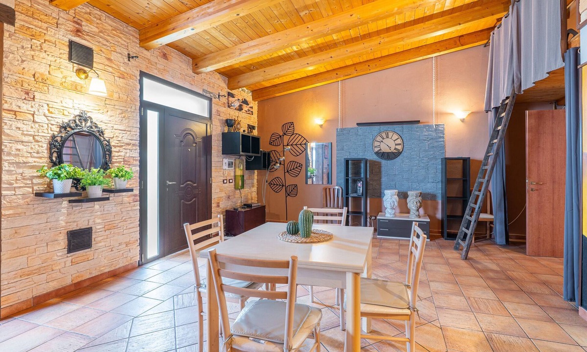 Arenella Apartment | Apartment 'Pathos Retreat Melograno' with Shared Pool, Wi-Fi and Air Conditioning