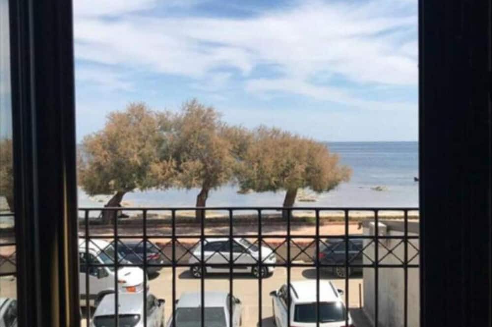 Marzamemi Apartment | Apartment 'Scirocco Sea View' with Balcony, Wi-Fi and Air Conditioning