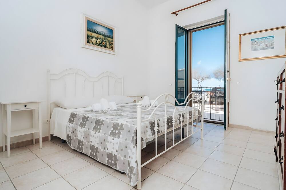 Marzamemi Apartment | Apartment 'Terrazza Sul Mare' with Sea View, Wi-Fi and Air Conditioning