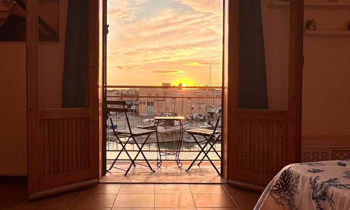 Mazara del Vallo Apartment | Apartment 'Tramonto Mediterraneo' with Sea View, Wi-Fi and Air Conditioning