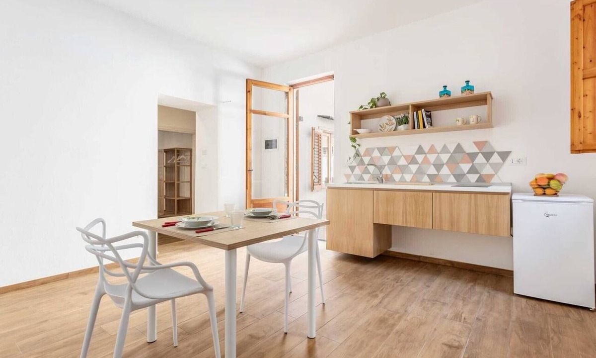 Palermo Apartment | Apartment 'Travel Rooms-Arenella Piano Terra 2' with Mountain View, Wi-Fi and Air Conditioning