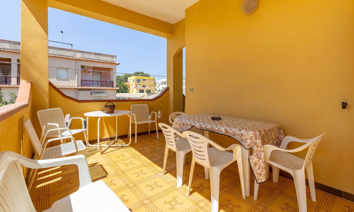 Noto Marina Apartment | Apartment 'Villa Preside Vista Mare' with Sea View, Wi-Fi and Air Conditioning