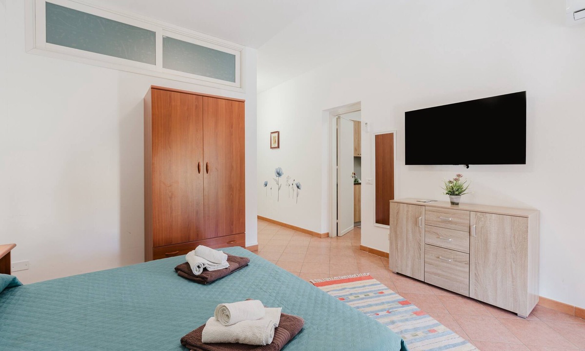 Balestrate Apartment | Apartment 'Vita 2' with Balcony, Wi-Fi and Air Conditioning
