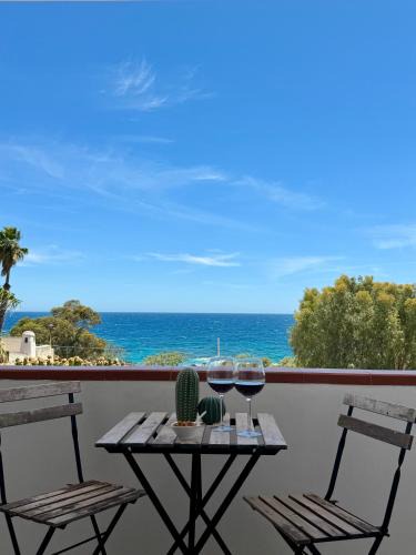 Fontane Bianche Apartment | Appartamenti In Villa Polluce a 2 min dal mare WiFi e parcheggio