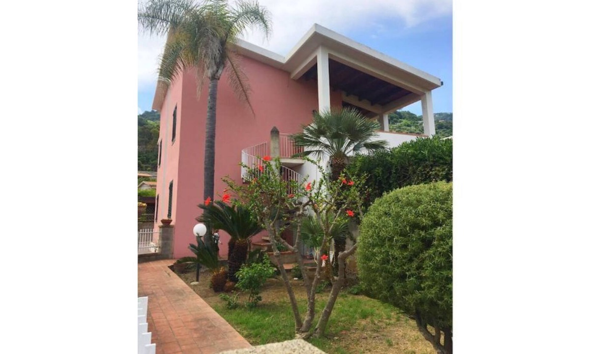 Piraino House | Appartamento in Villa a 150 dal Mare