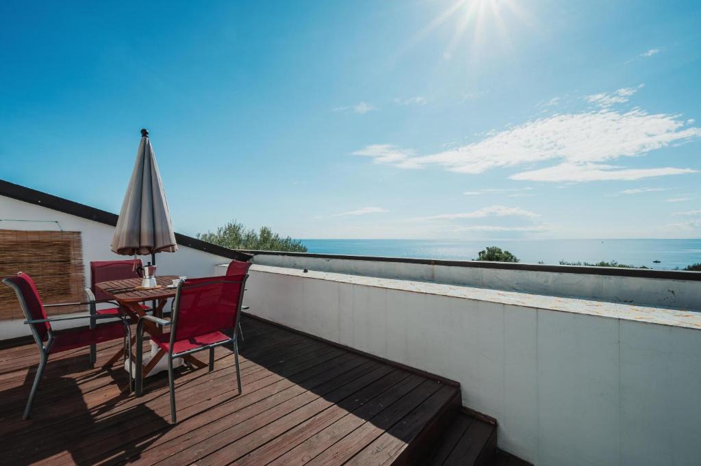 Santa Tecla Apartment | Appartamento Primavera