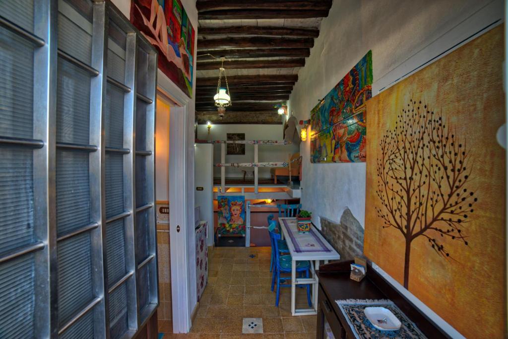 Province of Messina Apartment | Artist's House di Pace