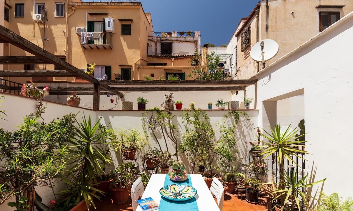 Kalsa Apartment | At Kalsa Quiet & Flowered Terrace Free Park 2 min away Ideal for remote working!