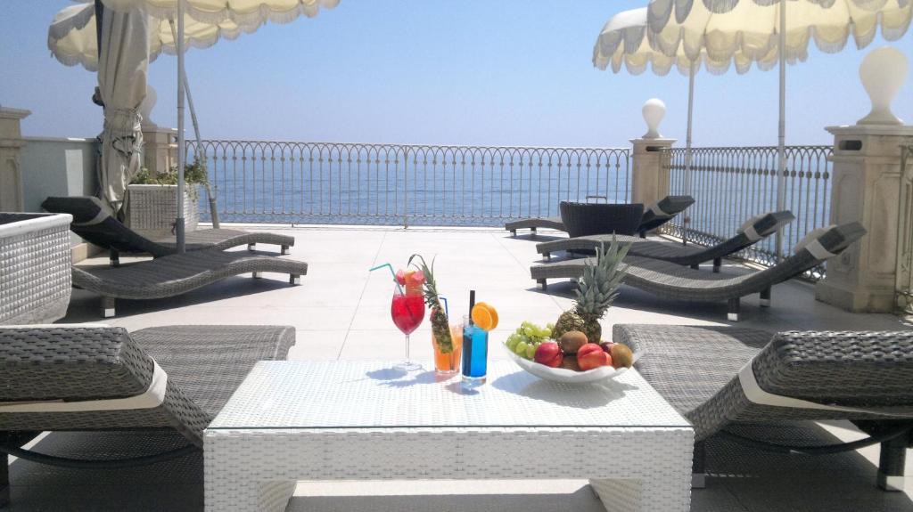 Santa Tecla Bed & Breakfast | B&B Acireale - Il Cavalluccio Marino Fronte Mare