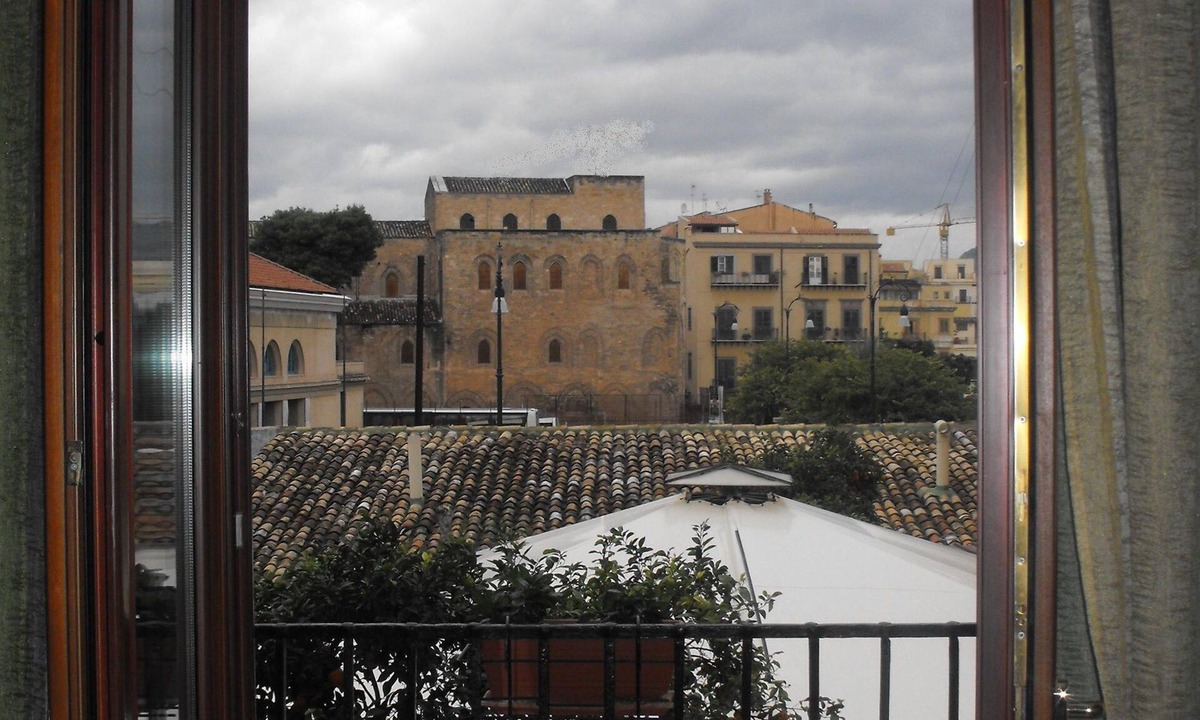 Corso dei Mille - Sant'Erasmo Bed & Breakfast | B&B Casa degli artisti