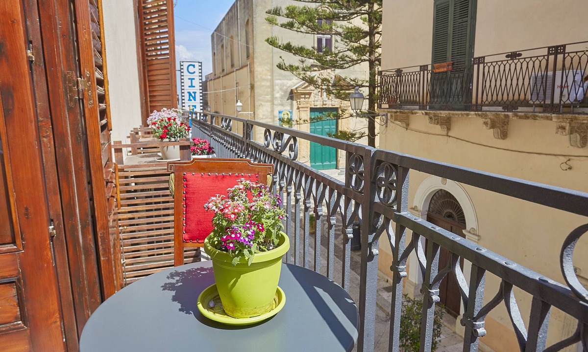 Alcamo Historic Center House | B&B Del Corso