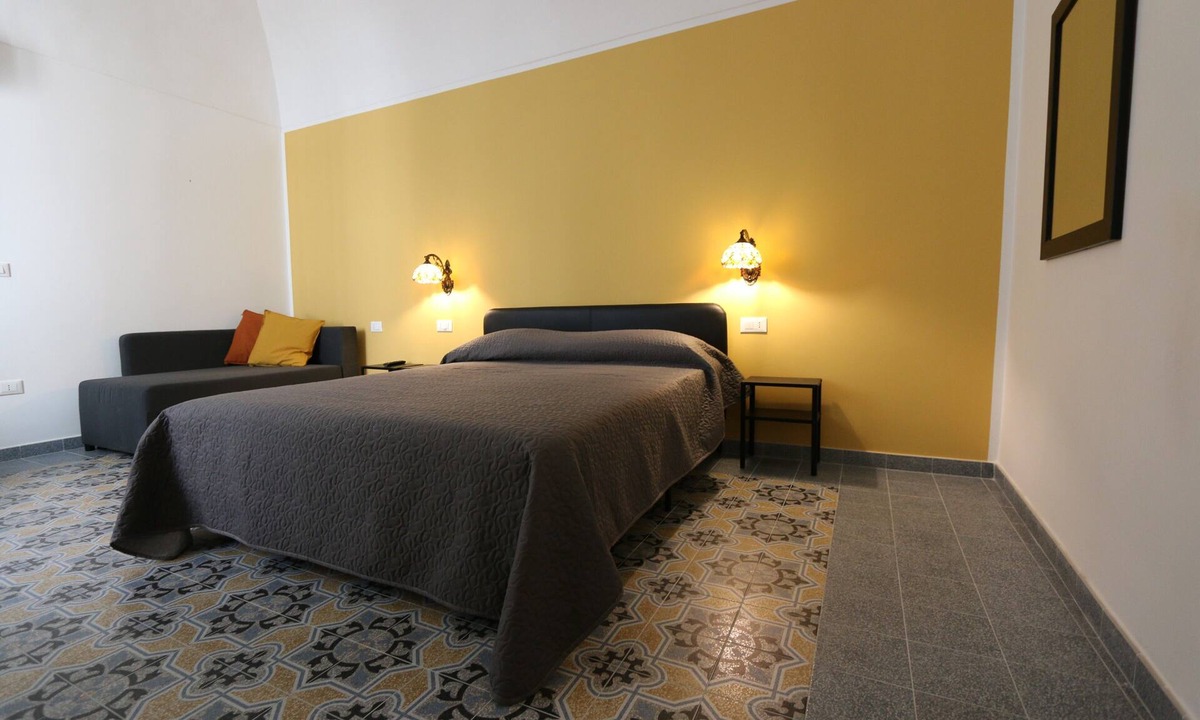 Atessa Apartment | B&B Ex Albergo Centrale Atessa with Mountain View, Wi-Fi, and Air Conditioning