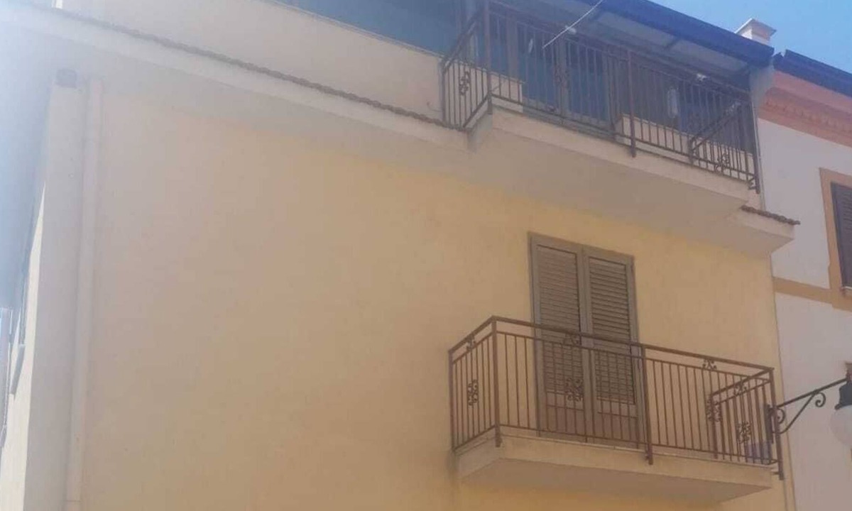 Baucina House | Baucina .... HILLY VILLAGE (THE LEGEND OF THE MALAMONETA TREASURE).