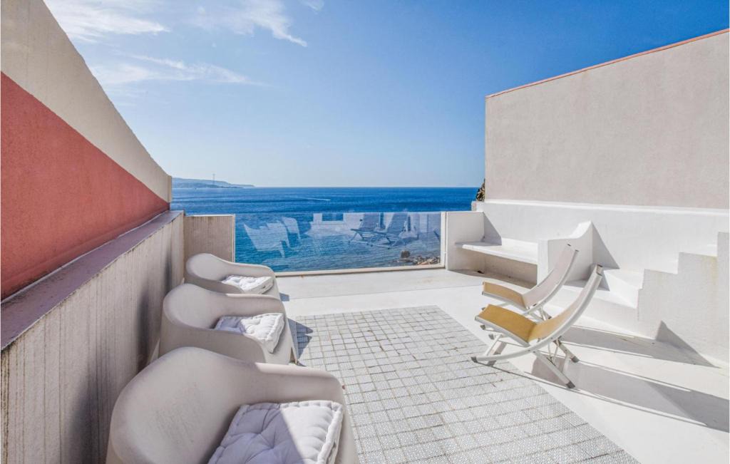 Scilla House | Beach Front Home In Scilla With Wifi