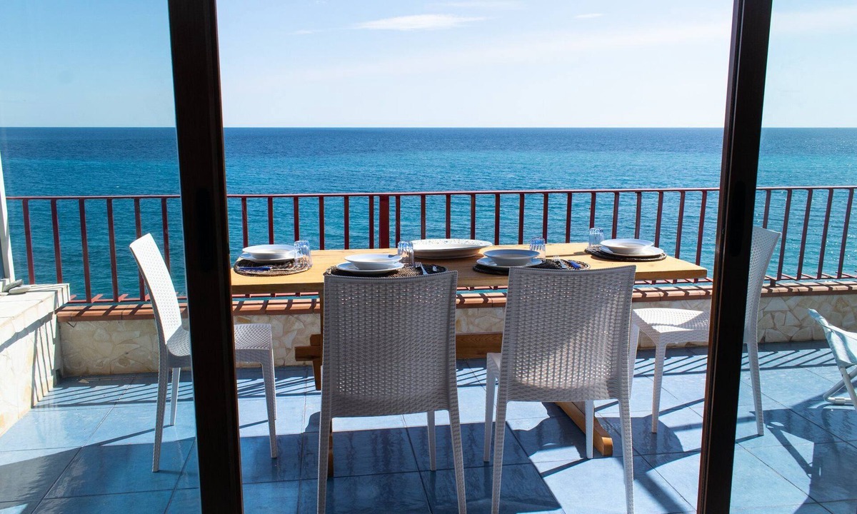 Letojanni Apartment | Beach House AcquaMarina
