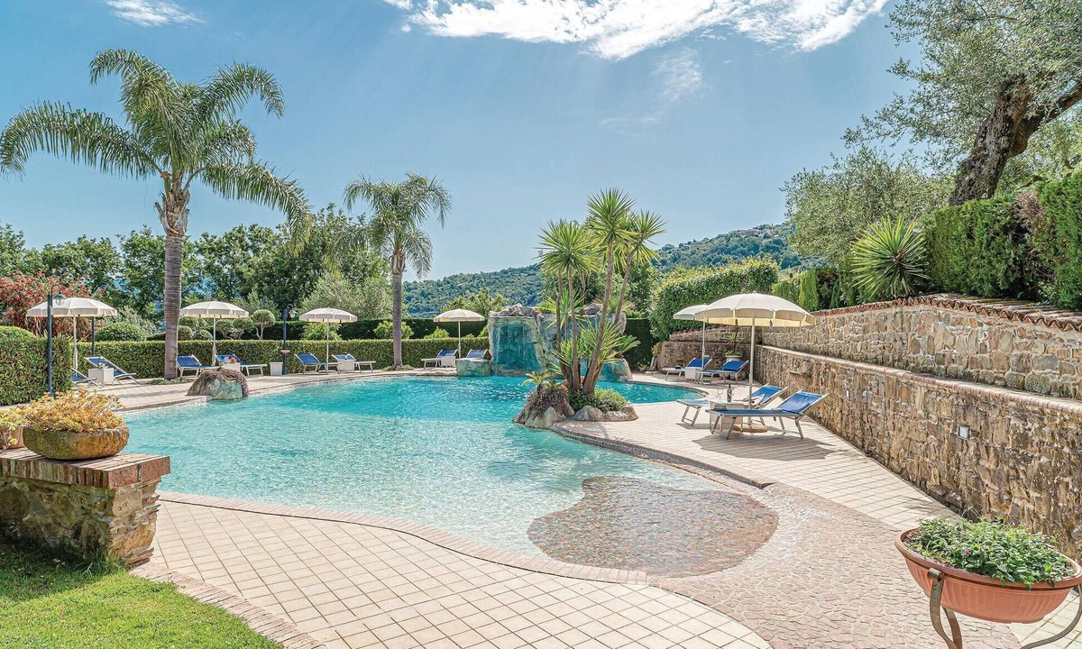 Laureana Cilento House | Beautiful home in Laurena Cilento with swimming pool