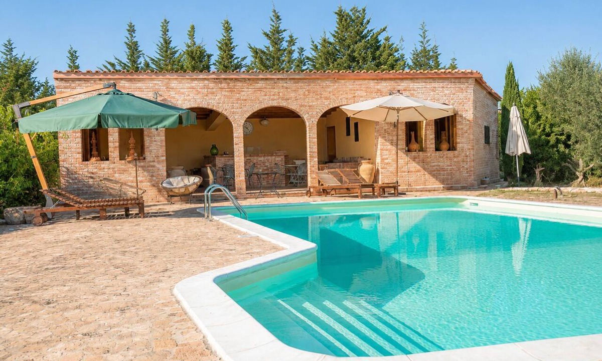 Chiaramonte Gulfi Villa | Beautiful private villa with private pool, A/C, WIFI, TV, patio, pets allowed and panoramic view
