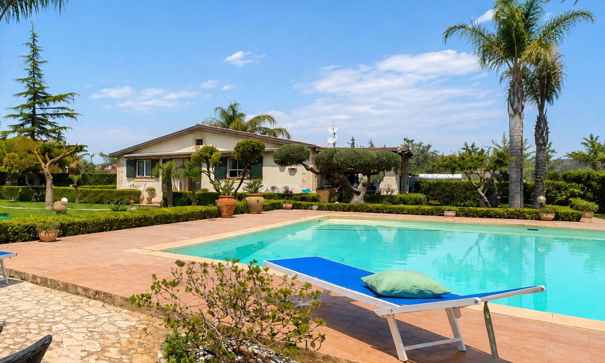 Chiaramonte Gulfi Villa | Beautiful private villa for 6 guests with A/C, private pool, WIFI, TV, patio and panoramic view