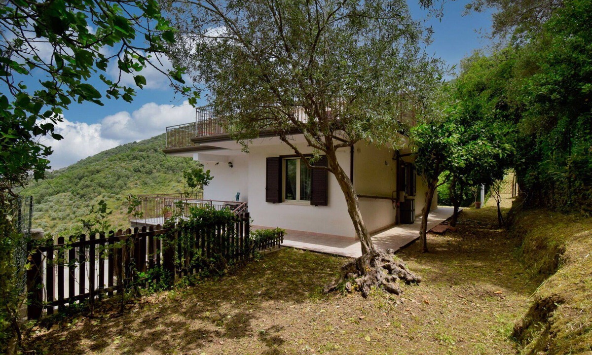 Gioiosa Marea Villa | Beautiful private villa for 6 guests with hot tub, WIFI, A/C, TV, terrace and pets allowed