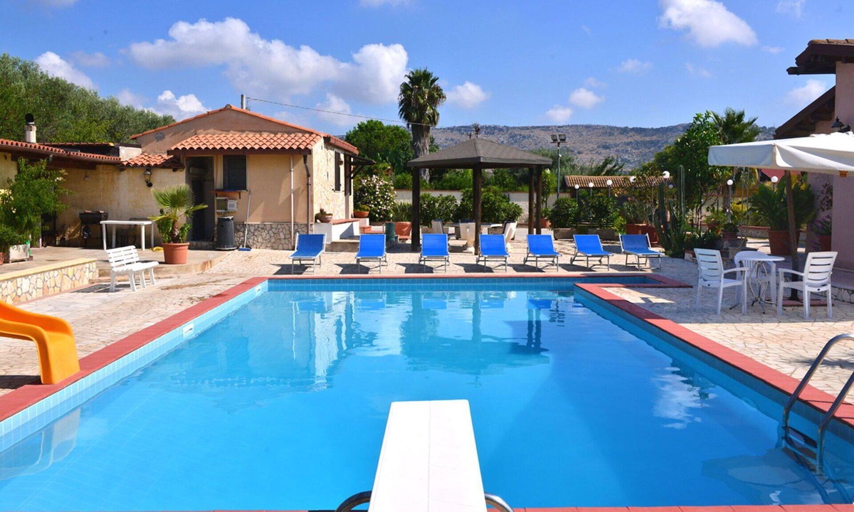 Solarino Villa | Beautiful private villa with A/C, private pool, WIFI, TV, patio, pets allowed and panoramic view