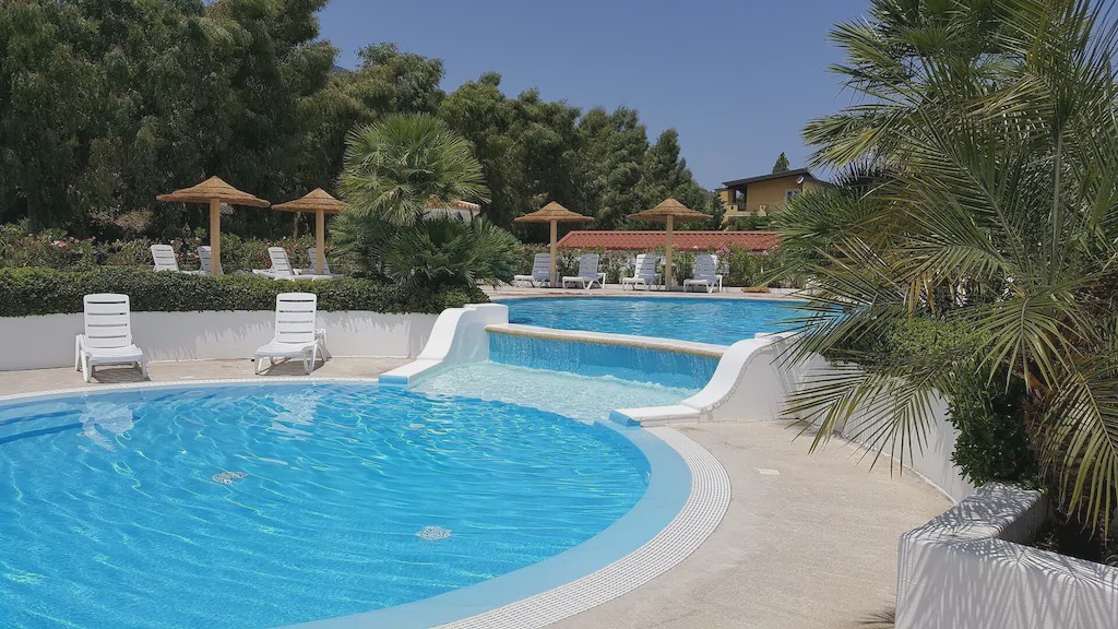 San Giorgio House | Beautiful three-room villa, right on the sea, swimming in the pool, culture and relaxation