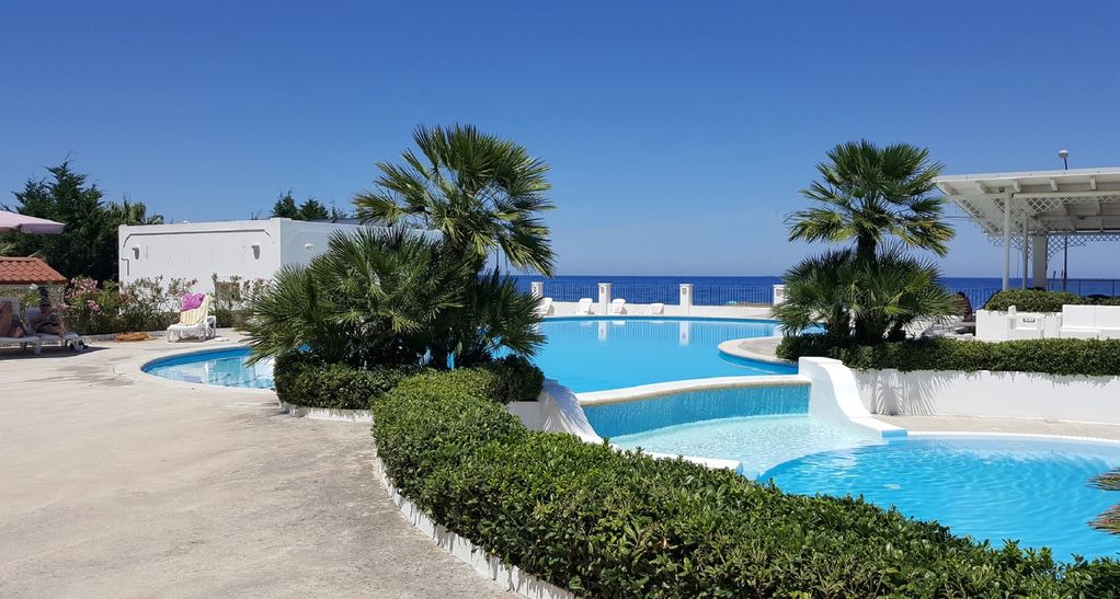 San Giorgio House | Beautiful three-room villa, right on the sea, swimming in the pool, culture and relaxation