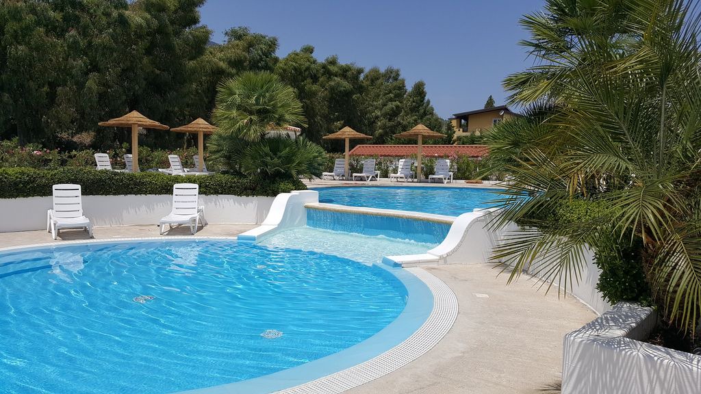 San Giorgio House | Beautiful two-room villa, right on the sea, swimming in the pool, culture and relaxation.