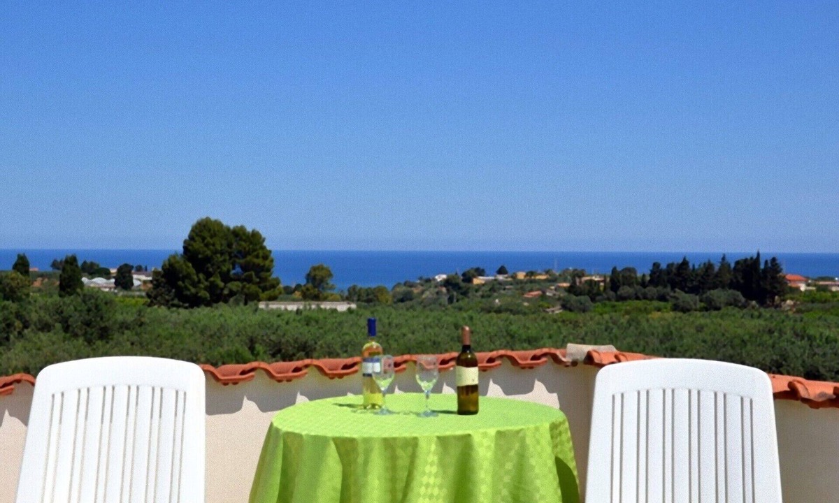 Balestrate Villa | Beautiful Villa Francesca between Olives trees and garden, sea view, wifi free.