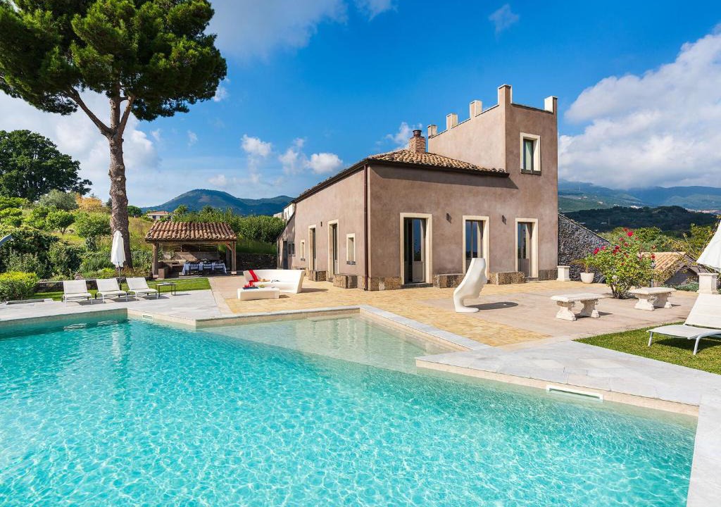 Zafferana Etnea Villa | Belvilla by OYO La Torretta Dieci