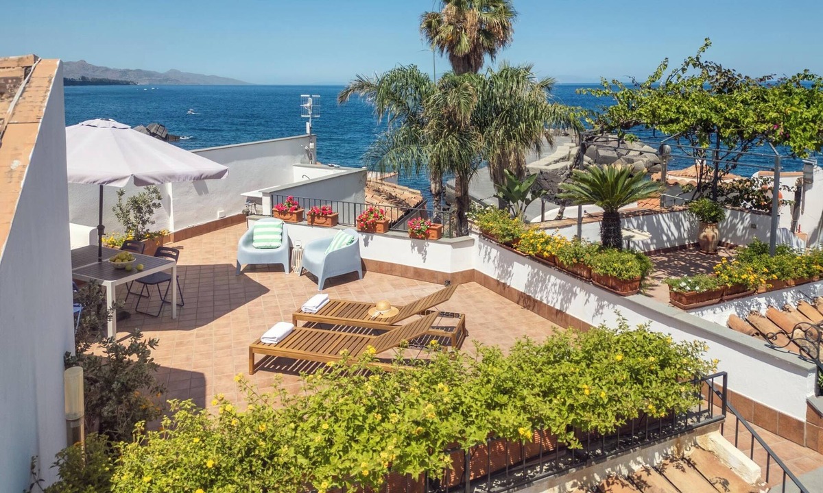 Pozzillo House | Blue 54 - Seaside house with terraces overlooking the sea, Etna and Taormina
