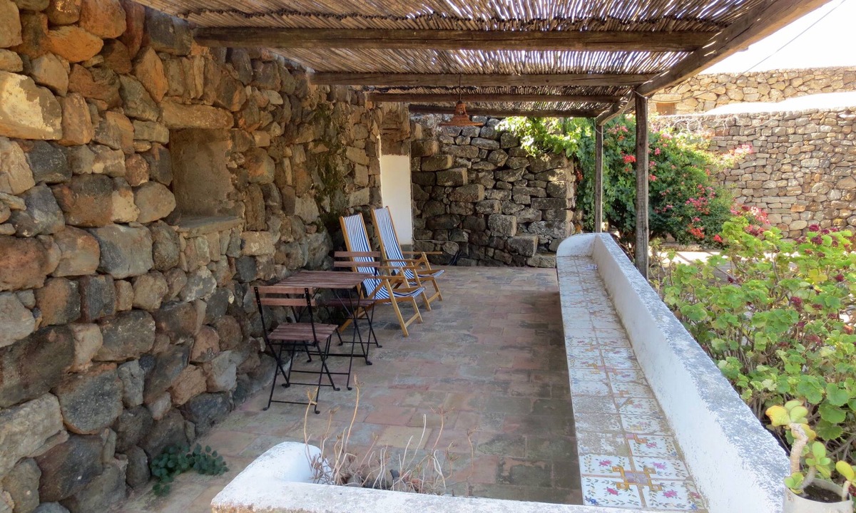 Pantelleria Villa | Blue Dammuso