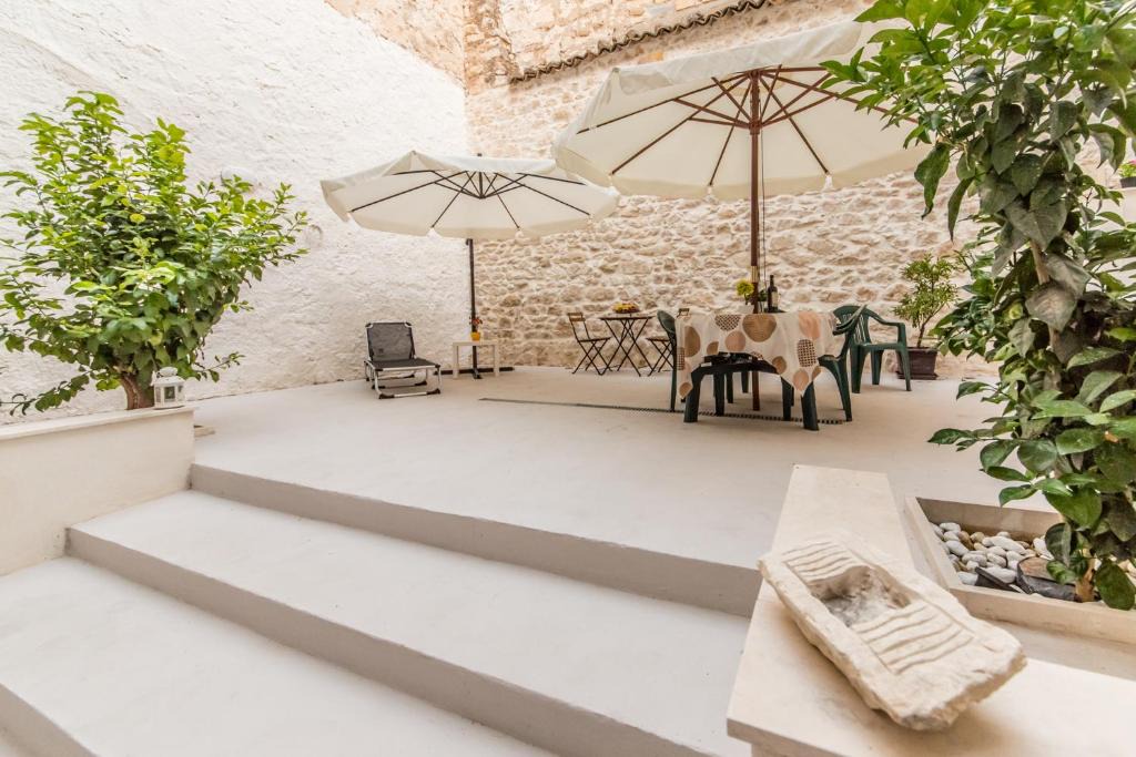 Comiso Bed & Breakfast | Carlentini house B&B